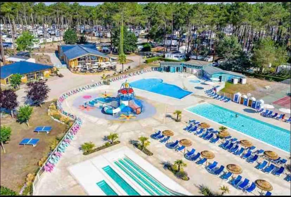 Neuf 2022, 6-8 personnes, piscine, vacancesdenani Saint-Julien-en-Born Esterno foto